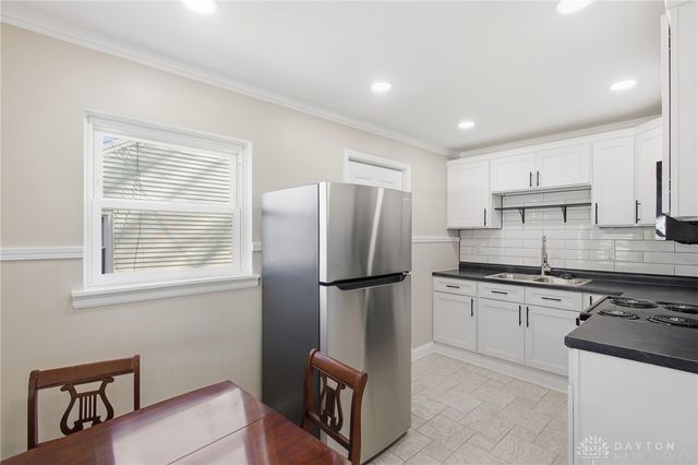 412 Cape Cod Drive, Springfield, OH 45505