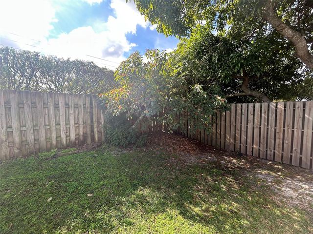 9548 Richmond Circle, Boca Raton, FL 33434