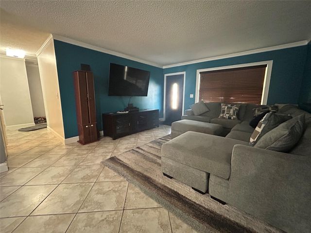 9548 Richmond Circle, Boca Raton, FL 33434