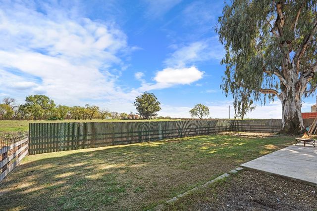 28600 N Sowles Rd, Galt, CA 95632