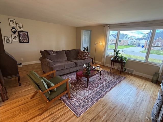 104 Tudor Boulevard, West Seneca, NY 14220