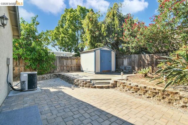 1281 Fetzer Lane, Oakley, CA 94561