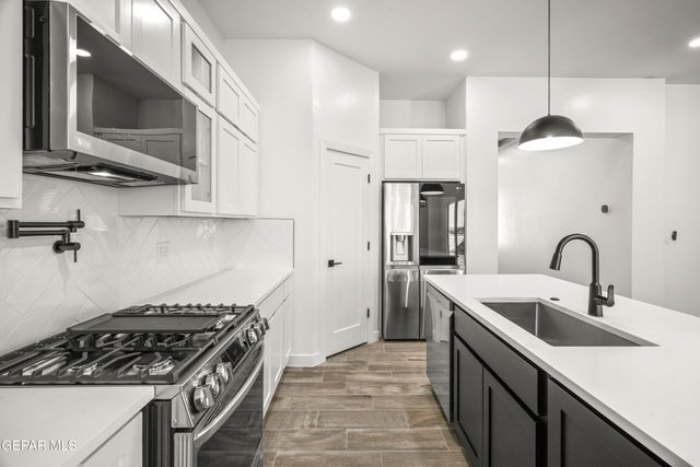 608 Paseo Campanero Street, Horizon City, TX 79928