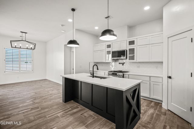 608 Paseo Campanero Street, Horizon City, TX 79928