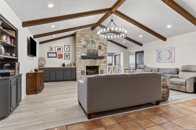 5822 Northgap, Windcrest, TX 78239