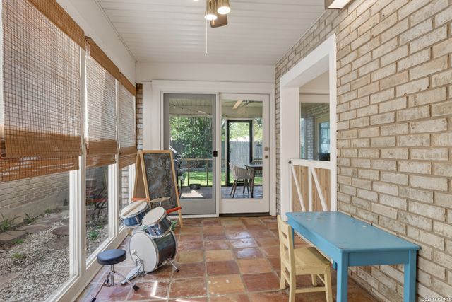 5822 Northgap, Windcrest, TX 78239