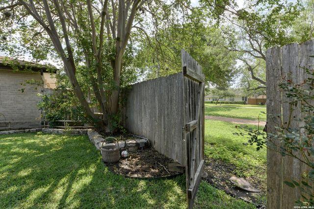 5822 Northgap, Windcrest, TX 78239