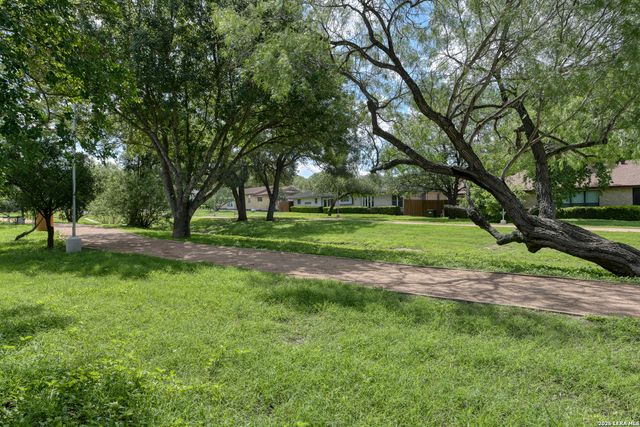 5822 Northgap, Windcrest, TX 78239