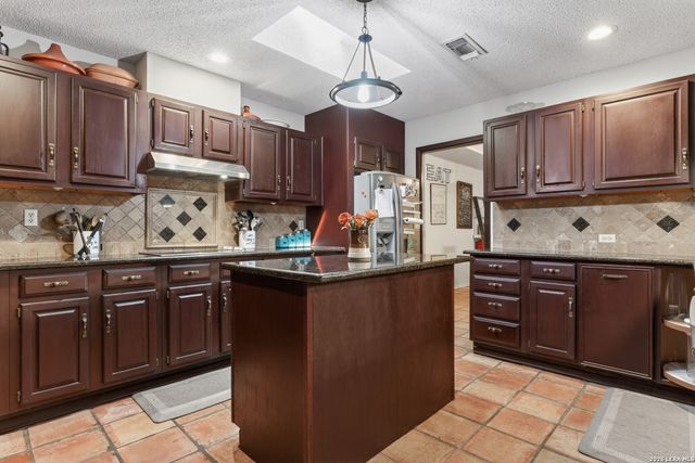 5822 Northgap, Windcrest, TX 78239