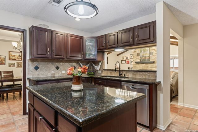 5822 Northgap, Windcrest, TX 78239