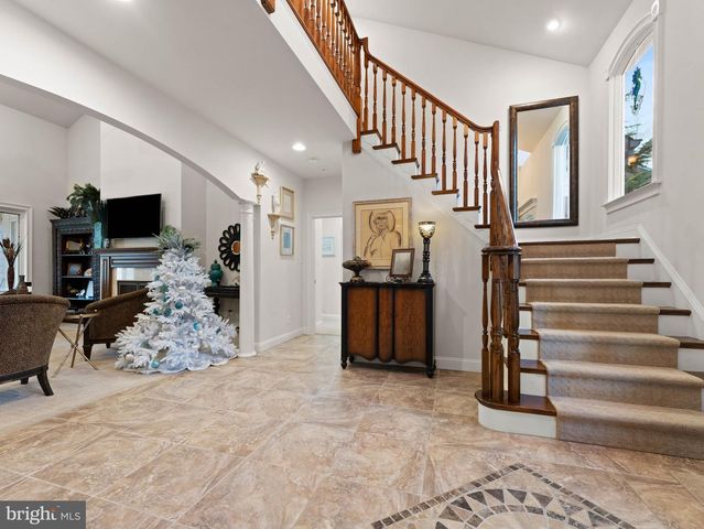 6 TWIN OAKS CT, Sewell, NJ 08080