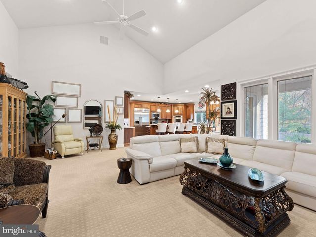 6 TWIN OAKS CT, Sewell, NJ 08080