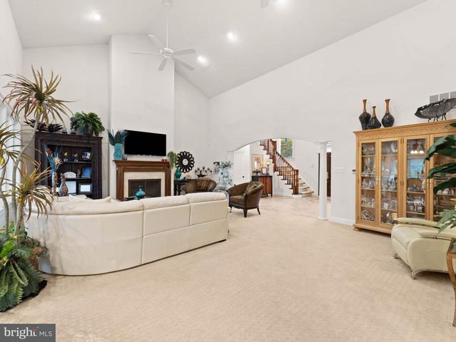 6 TWIN OAKS CT, Sewell, NJ 08080