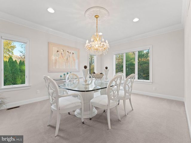 6 TWIN OAKS CT, Sewell, NJ 08080