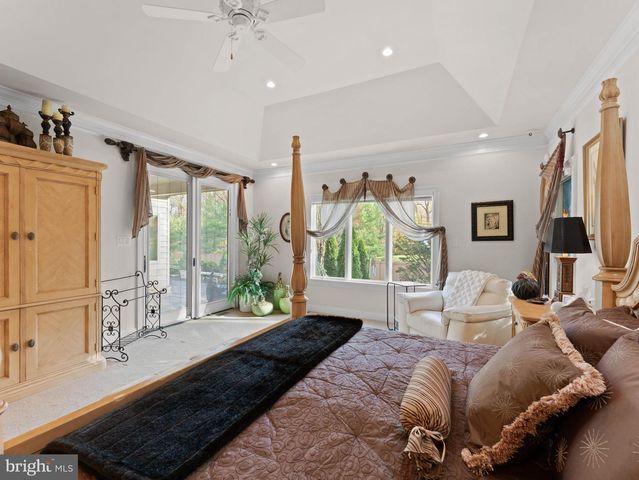 6 TWIN OAKS CT, Sewell, NJ 08080