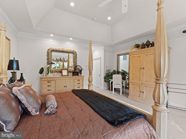 6 TWIN OAKS CT, Sewell, NJ 08080