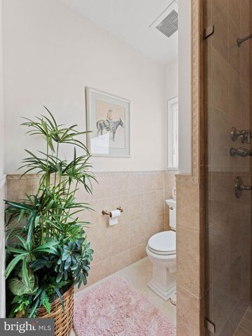 6 TWIN OAKS CT, Sewell, NJ 08080