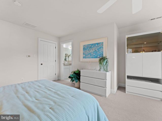 6 TWIN OAKS CT, Sewell, NJ 08080