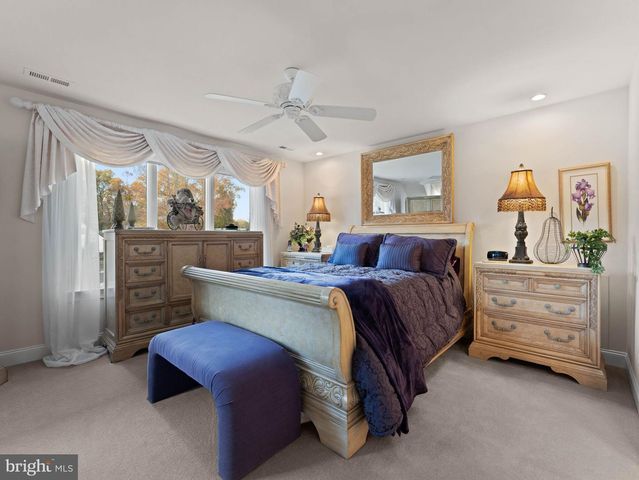 6 TWIN OAKS CT, Sewell, NJ 08080