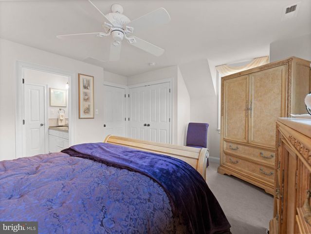 6 TWIN OAKS CT, Sewell, NJ 08080