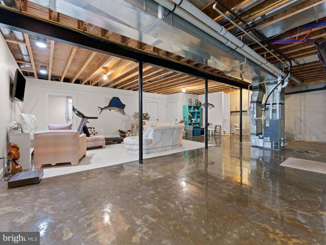 6 TWIN OAKS CT, Sewell, NJ 08080