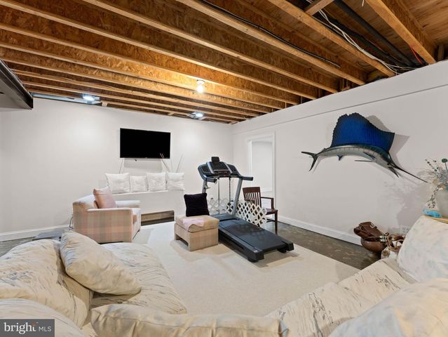 6 TWIN OAKS CT, Sewell, NJ 08080