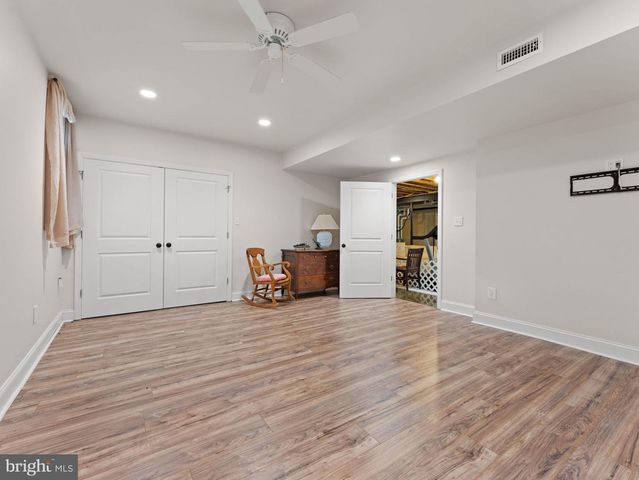 6 TWIN OAKS CT, Sewell, NJ 08080