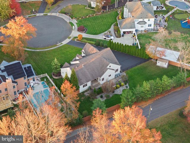 6 TWIN OAKS CT, Sewell, NJ 08080