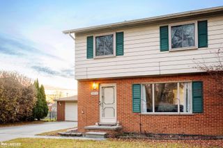 28115 Little Mack Avenue, Saint Clair Shores, MI 48081