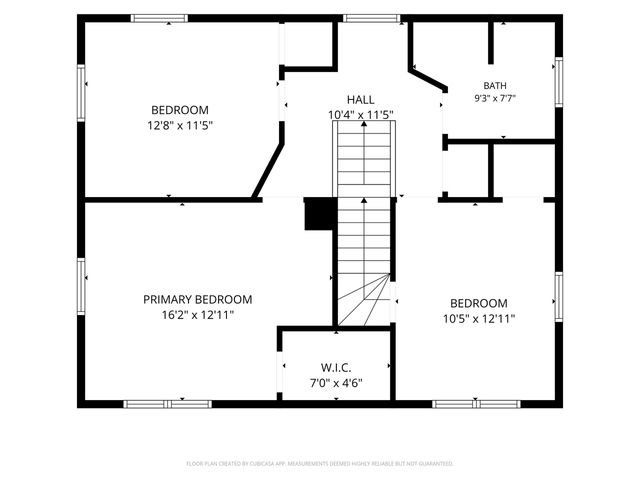 102 Woodland LANE, Oconomowoc, WI 53066