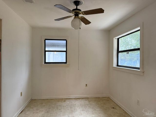 704 Woodland Dr, Pensacola, FL 32503