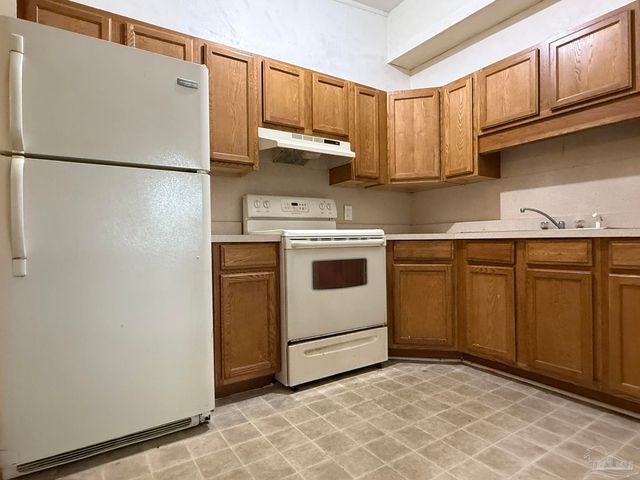 704 Woodland Dr, Pensacola, FL 32503