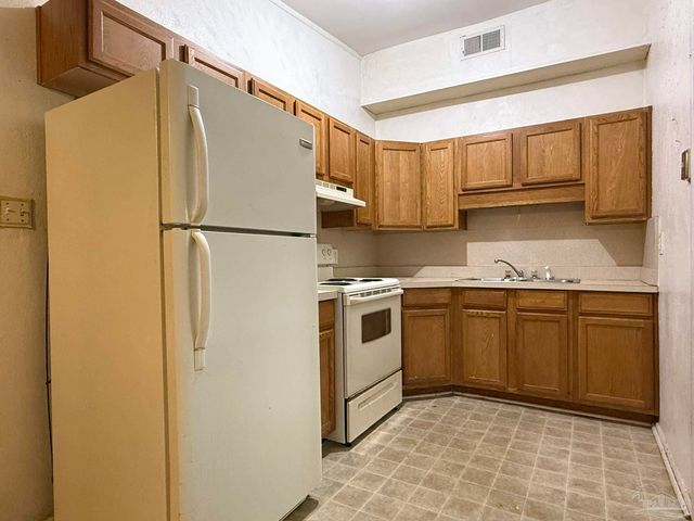 704 Woodland Dr, Pensacola, FL 32503