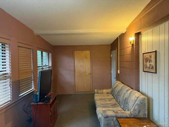 704 Woodland Dr, Pensacola, FL 32503