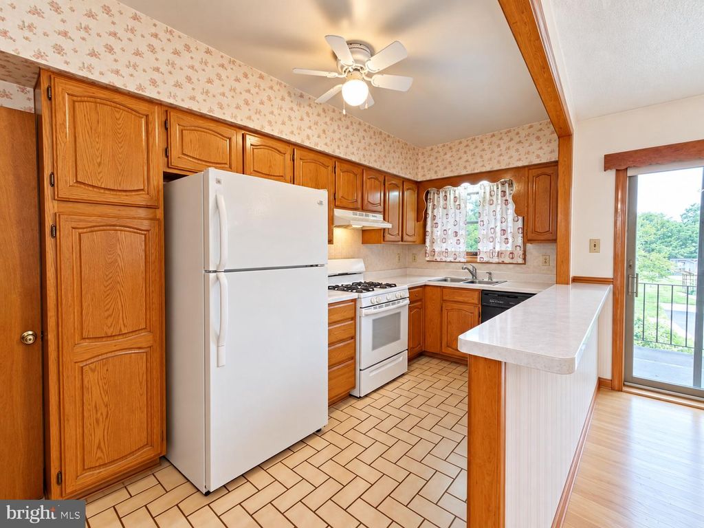 7411 ELMWOOD AVE, PHILADELPHIA, PA 19153 — photo 4