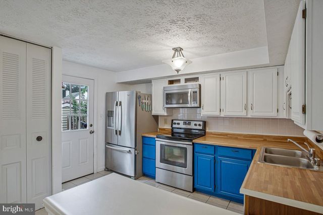 8061 CROYDON WAY, Pasadena, MD 21122