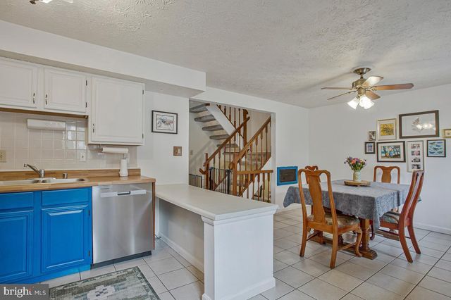8061 CROYDON WAY, Pasadena, MD 21122