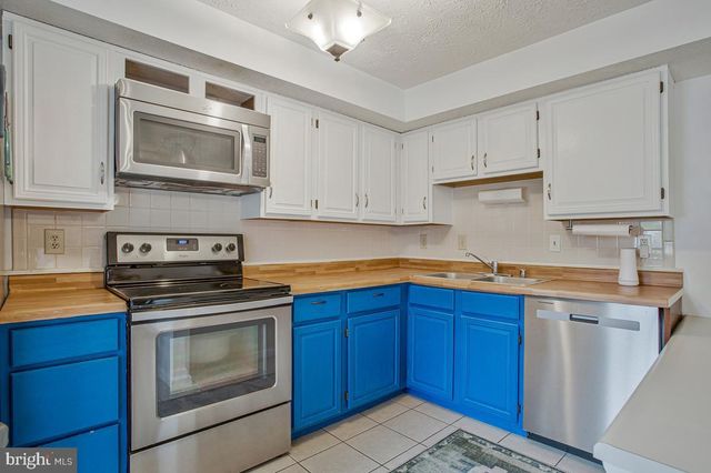 8061 CROYDON WAY, Pasadena, MD 21122