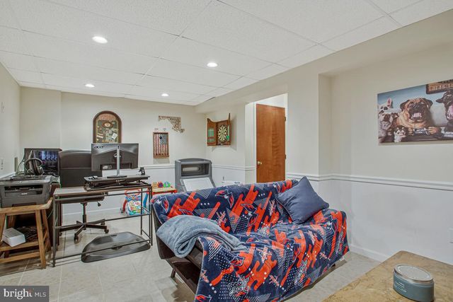 8061 CROYDON WAY, Pasadena, MD 21122