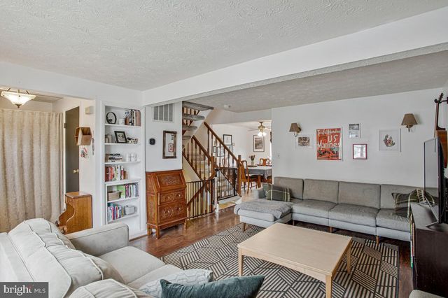 8061 CROYDON WAY, Pasadena, MD 21122