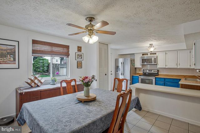 8061 CROYDON WAY, Pasadena, MD 21122