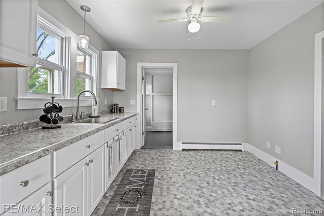 3933 East Street, Saginaw, MI 48601