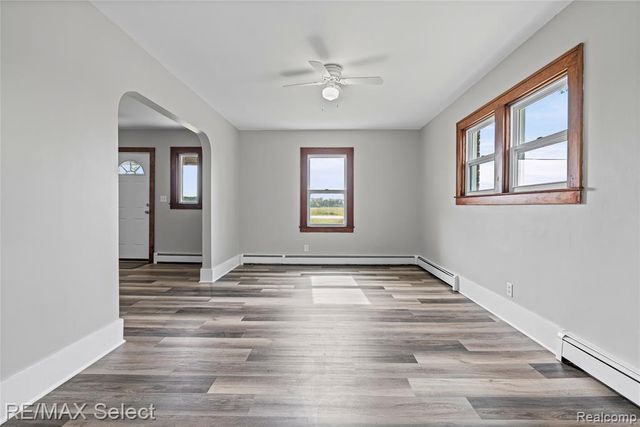 3933 East Street, Saginaw, MI 48601