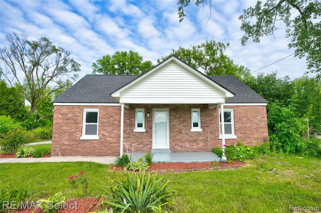 3933 East Street, Saginaw, MI 48601