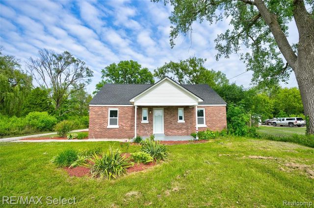 3933 East Street, Saginaw, MI 48601