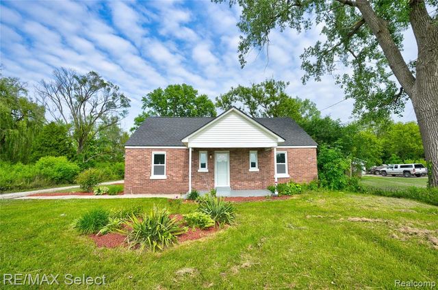 3933 East Street, Saginaw, MI 48601