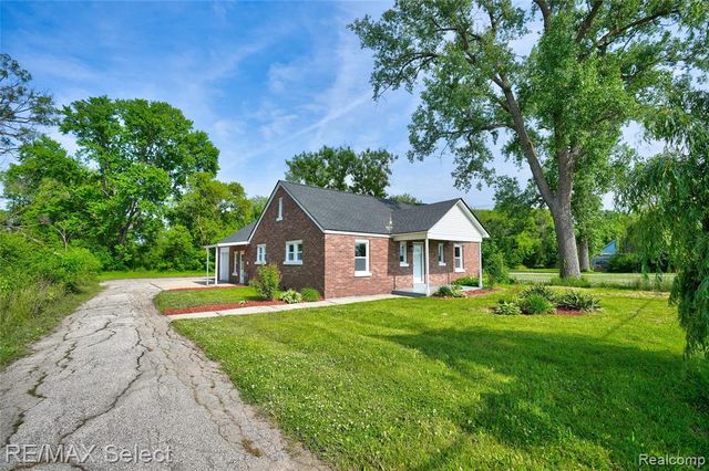 3933 East Street, Saginaw, MI 48601