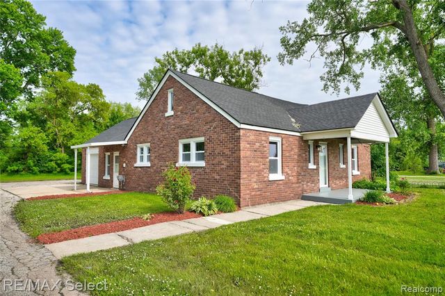 3933 East Street, Saginaw, MI 48601