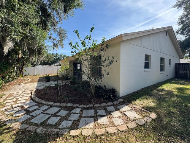 1557 LONG POND DRIVE, Valrico, FL 33594