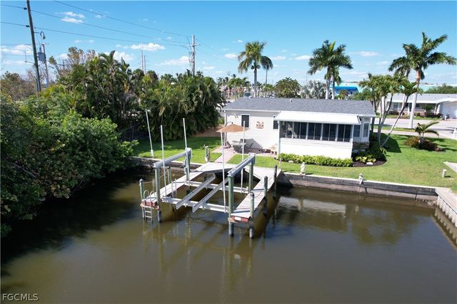 17520 AZALEA LN, Fort Myers Beach, FL 33931